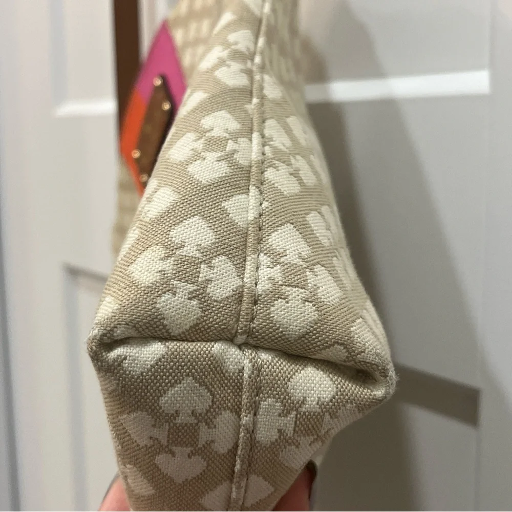 Kate Spade Classic Spade Victoria Beige Leather Crossbody Shoulder‎ Bag WKRU150